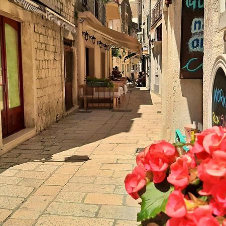 Apartment Tica Omis Luaran gambar