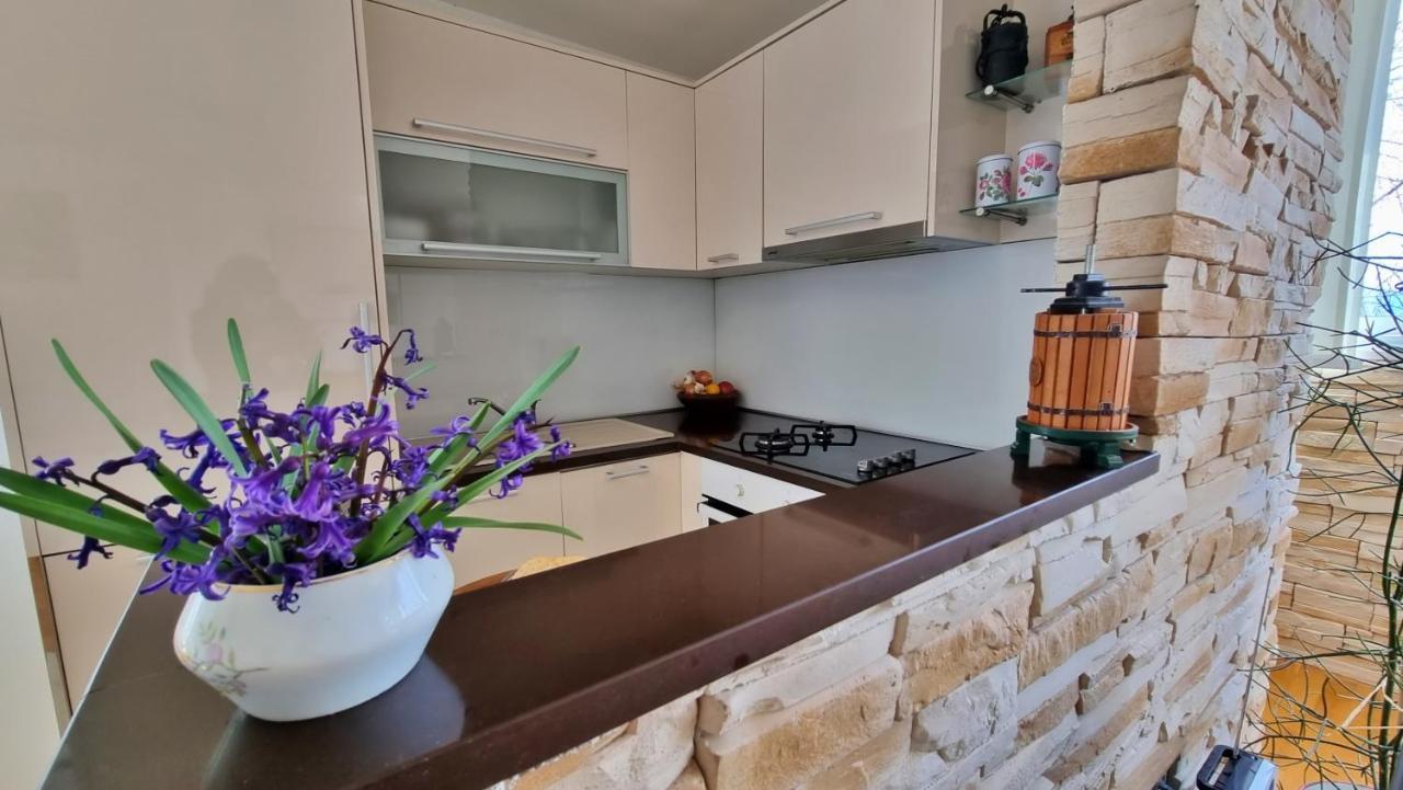 Apartment Tica Omis Luaran gambar