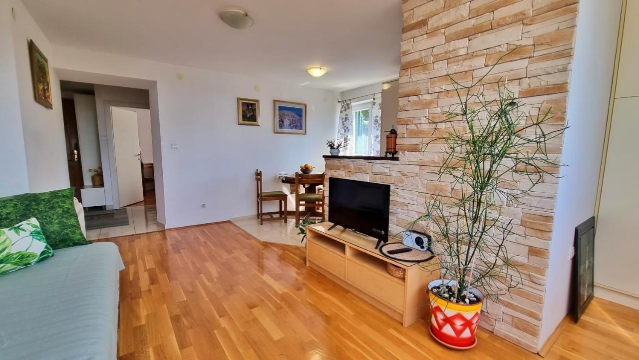Apartment Tica Omis Luaran gambar